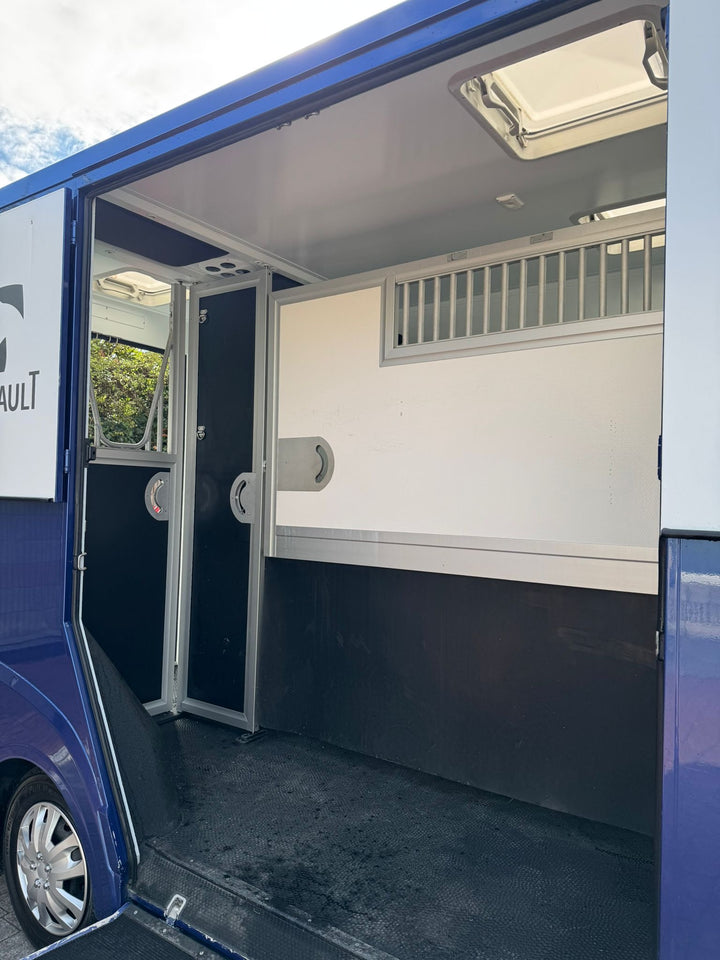 Theault - ProTeo 5L Switch Horsebox (2022)