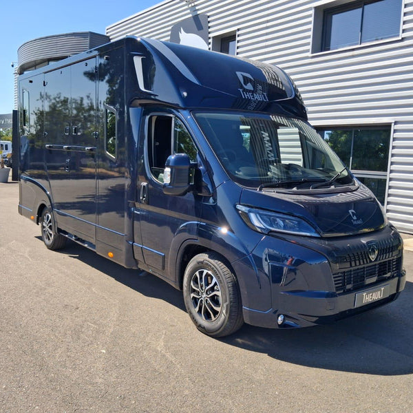 Theault - Xteo Horsetruck 5-seater (2026)
