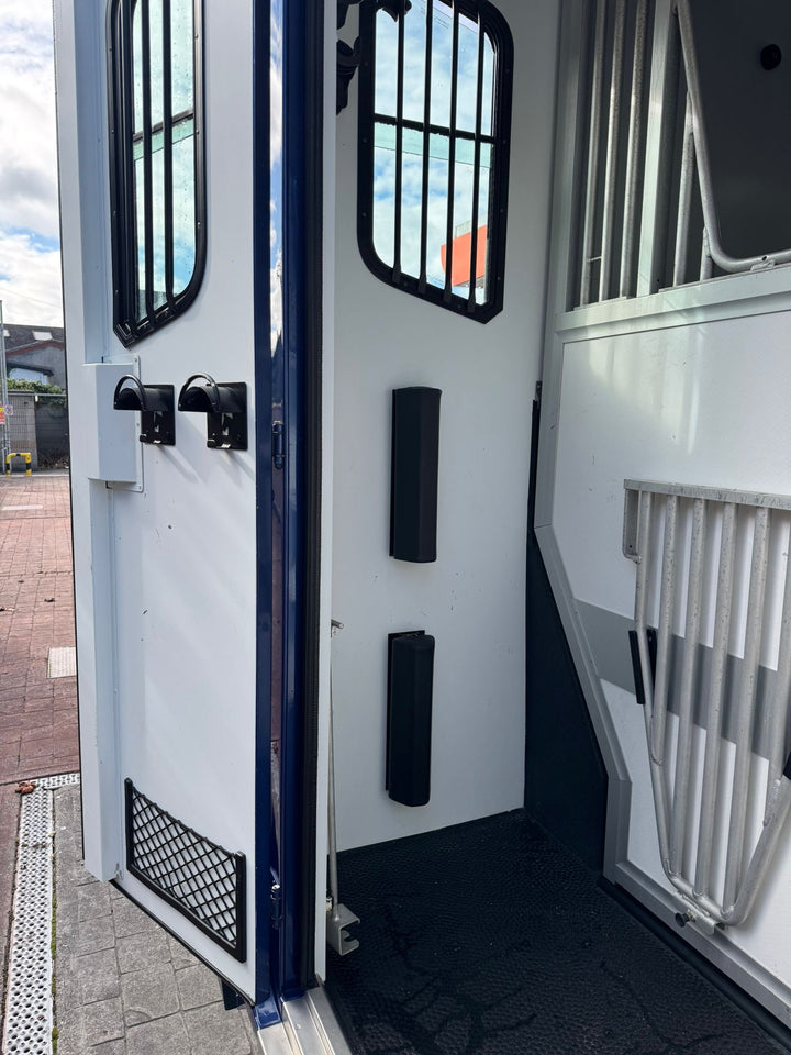 Theault - ProTeo 5L Switch Horsebox (2022)