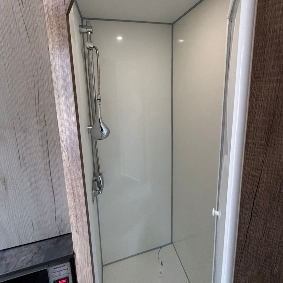 ANKA - 2-Stall Horse Trailer with Living, 3.5T MAM (2026)