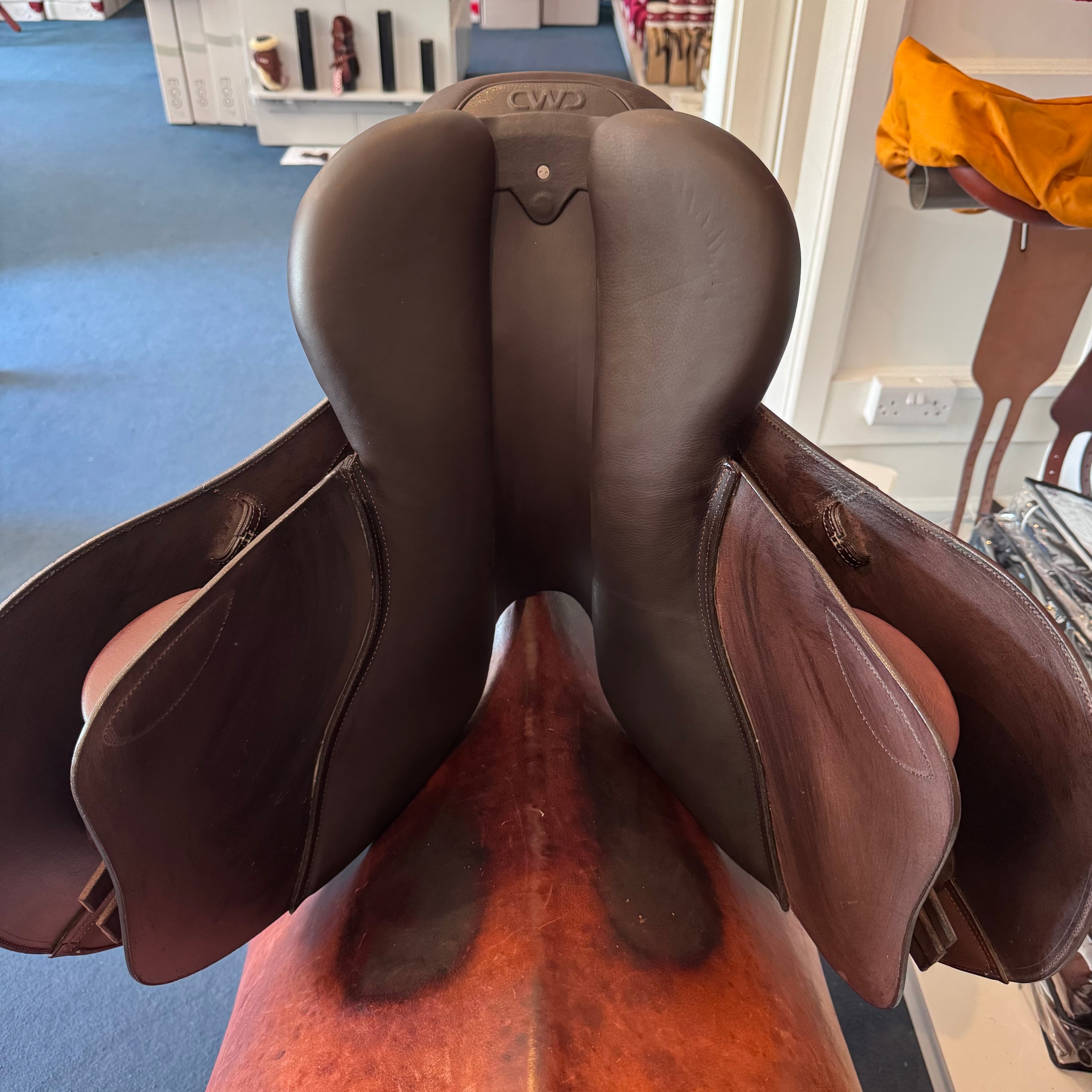 CWD - Classic Saddle 17 inch (2026)