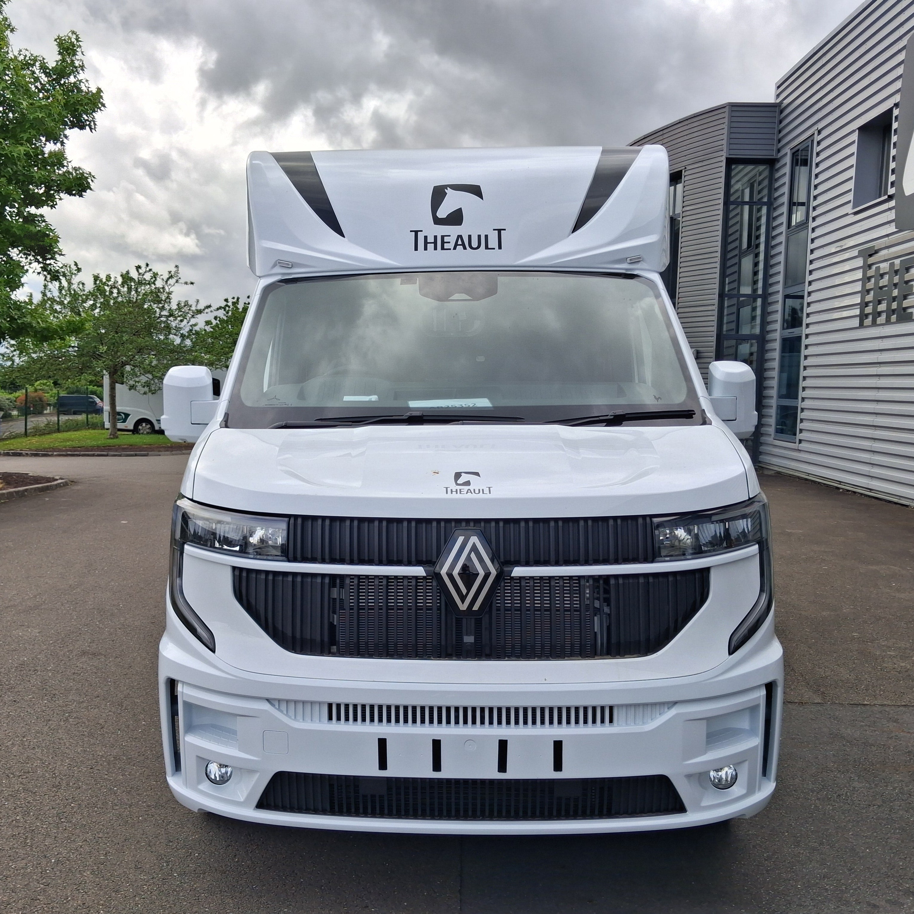 Theault - Aero Master 5L Horsebox (2026)