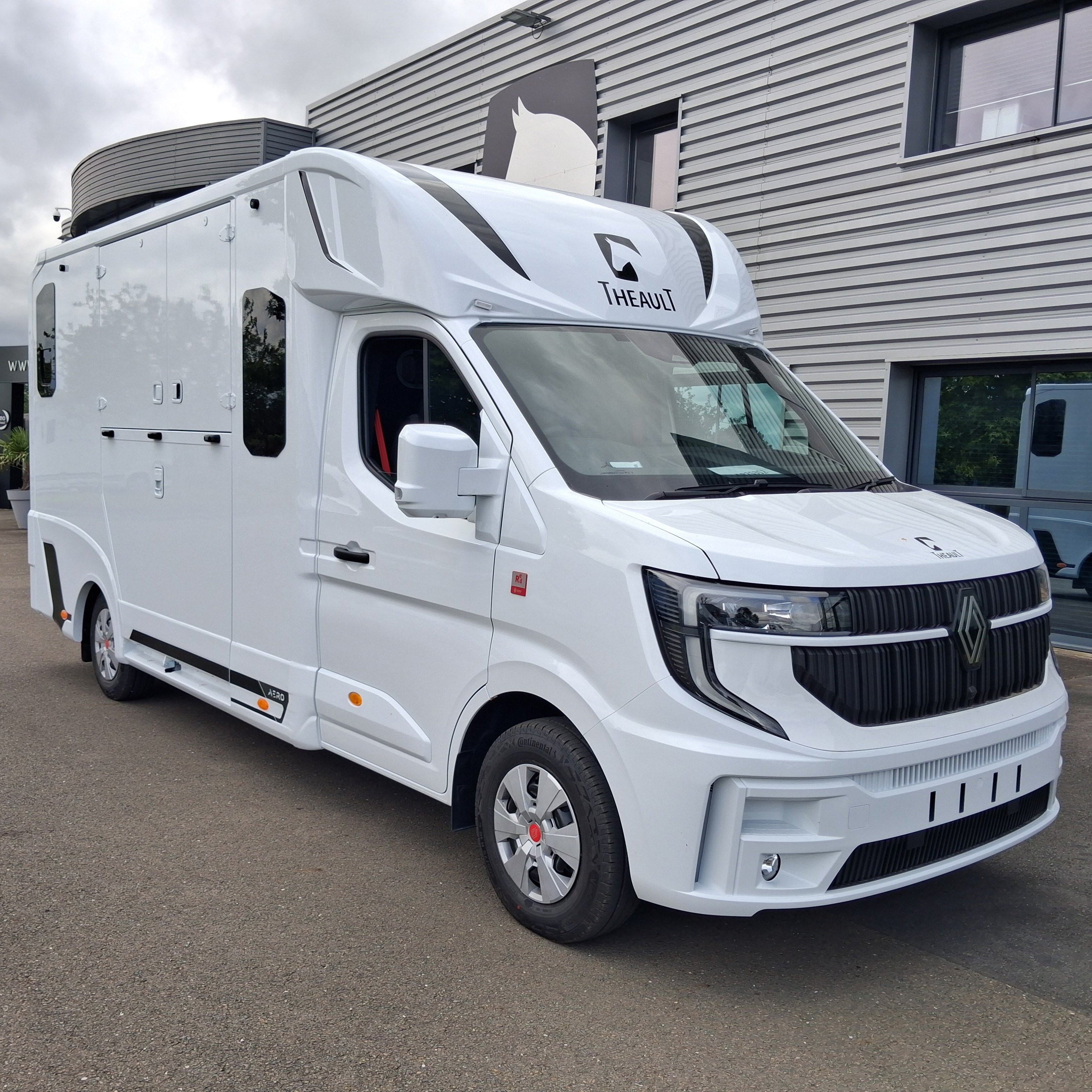 Theault - Aero Master 5L Horsebox (2026)