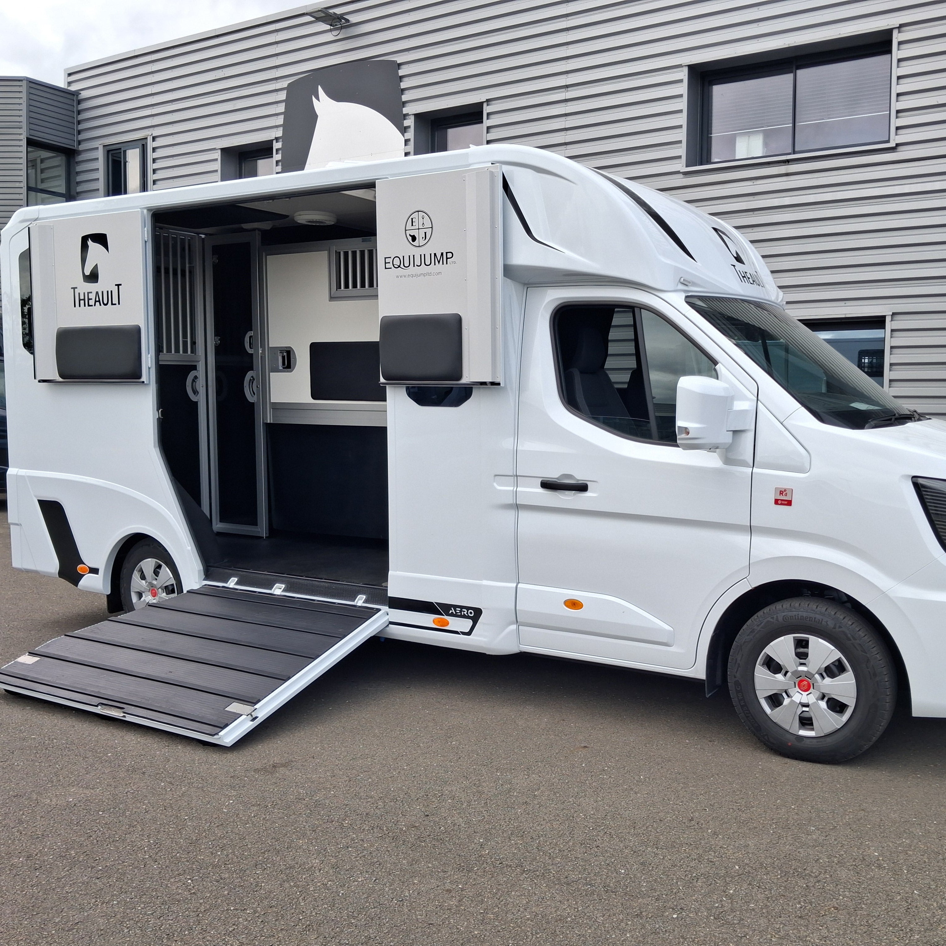 Theault - Aero Master 5L Horsebox (2026)
