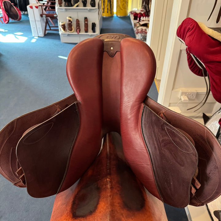 CWD - Classic Saddle 17.5 inch (2024)