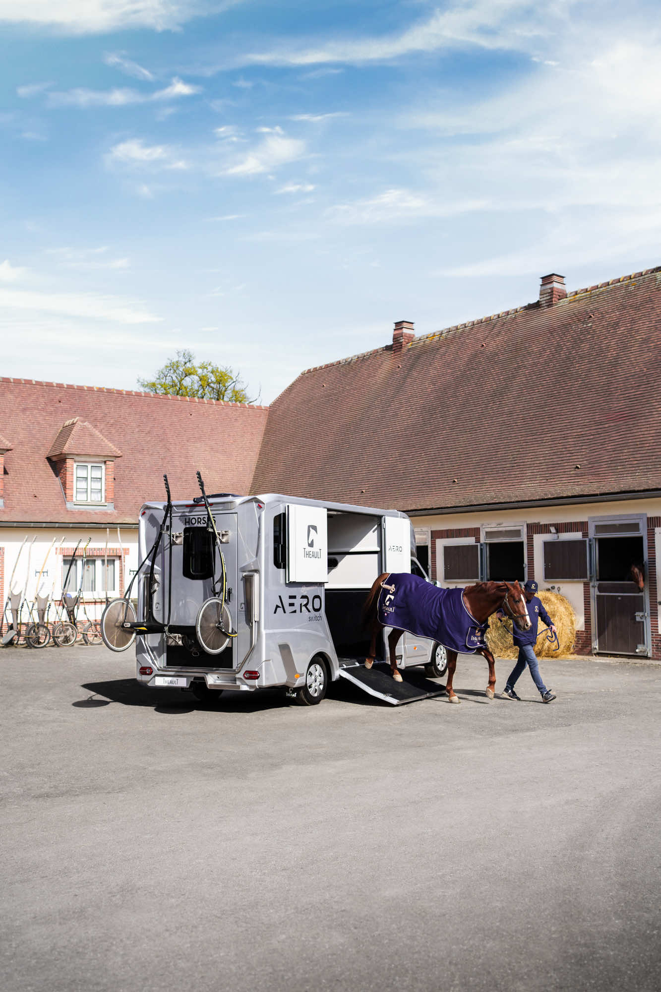 Theault Aero Master horsebox parked in a stable yard
