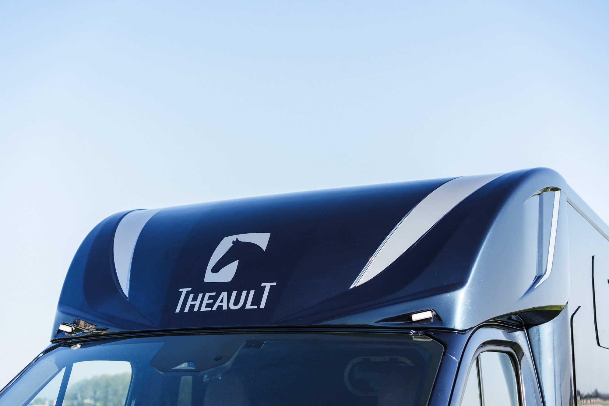 Front luton pod of a Theault Aero Master horsebox showing the Theault logo