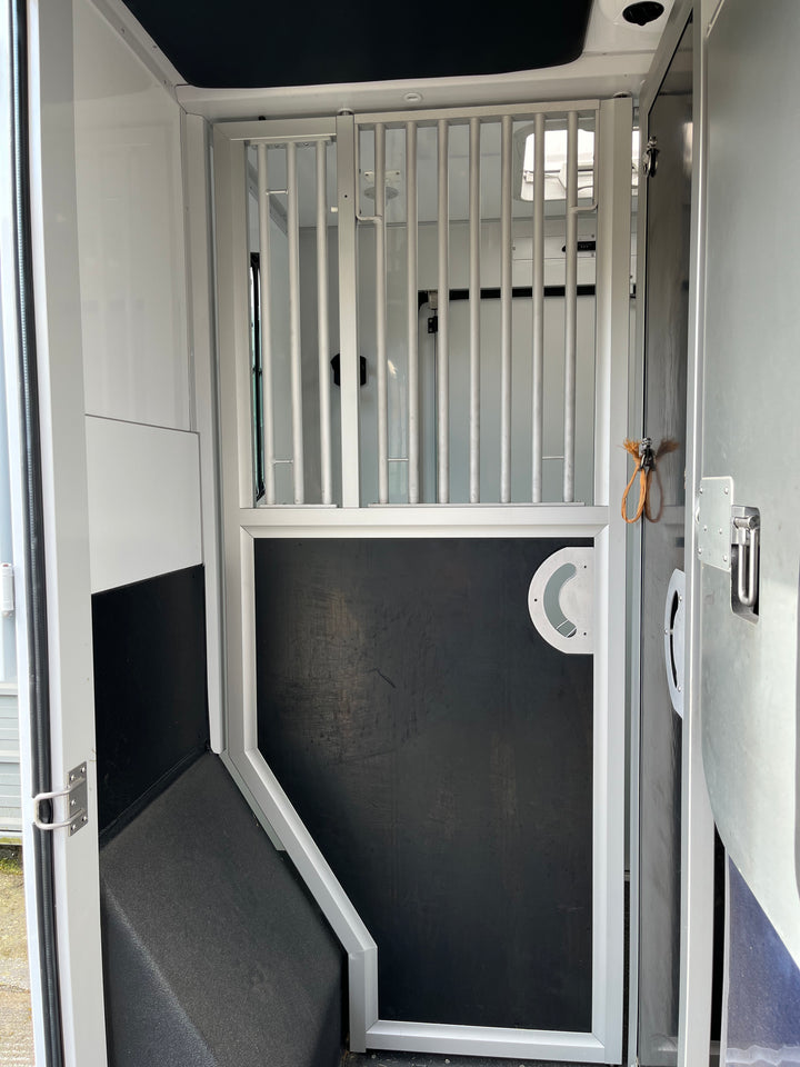 Theault - Lighteo Horsebox (2025)