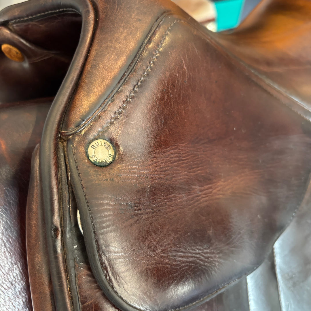 Butet Dressage 18 inch (2004)