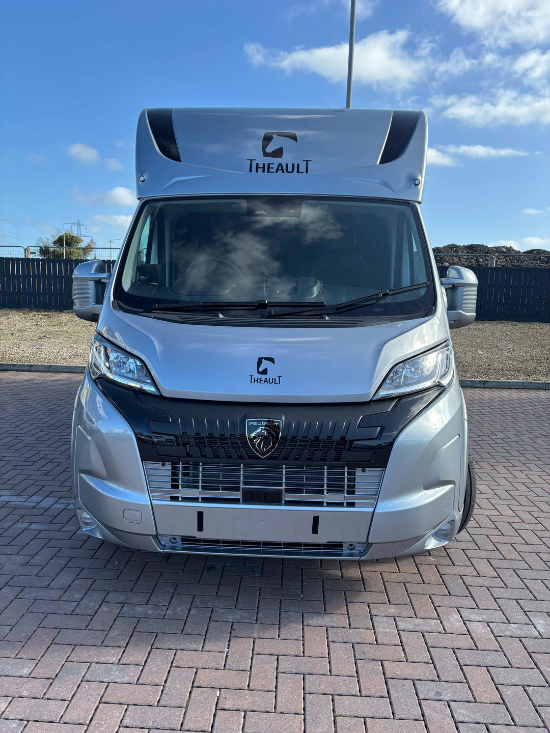 Theault - Xteo Horsetruck (2026)