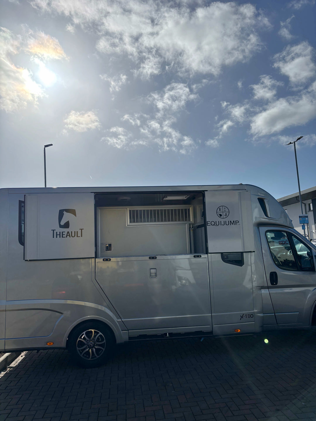 Theault - Xteo Horsetruck (2026)