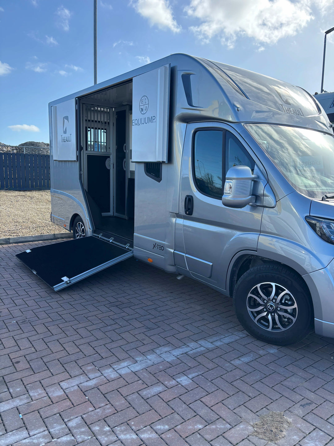 Theault - Xteo Horsetruck (2026)