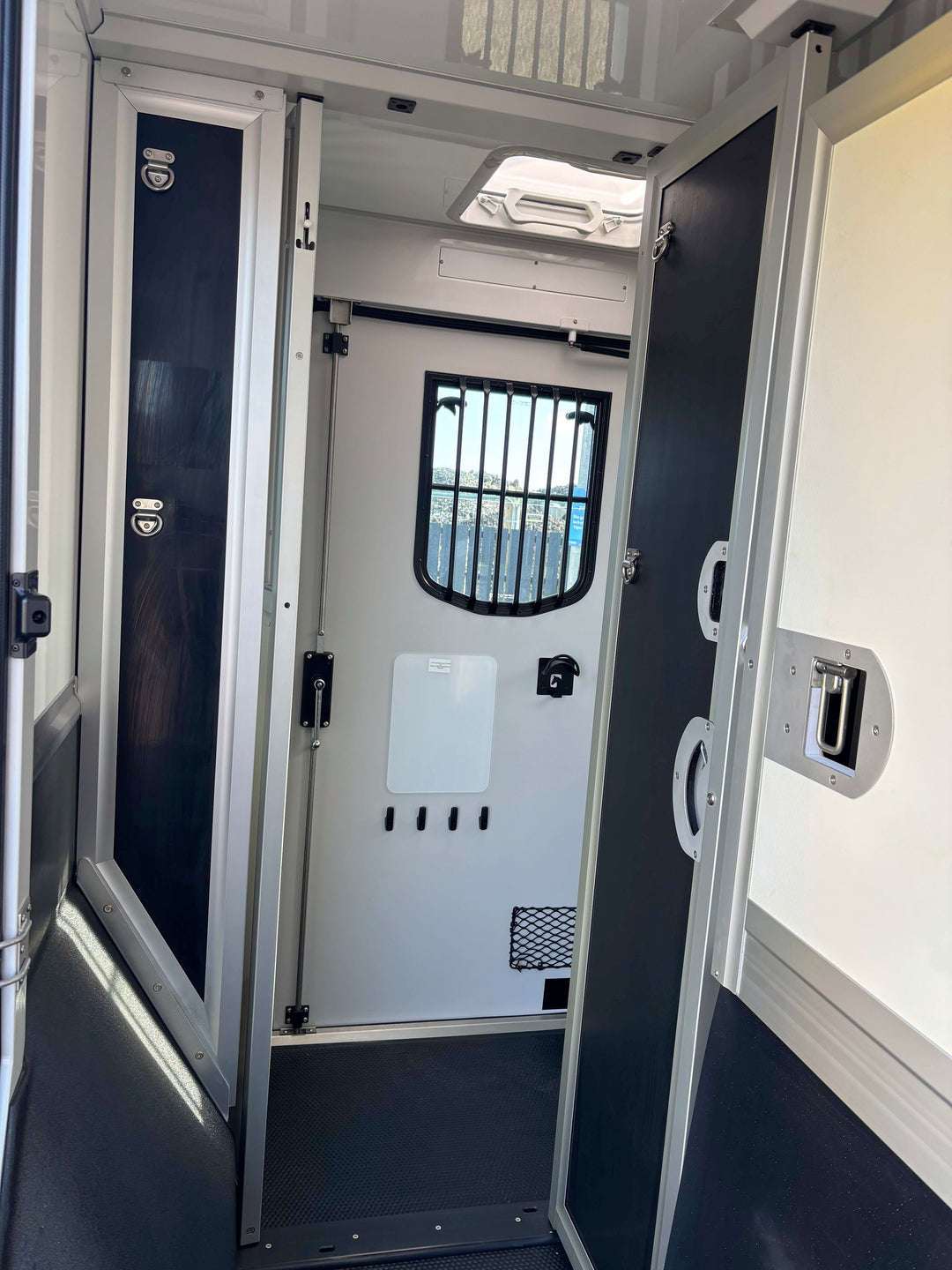 Theault - Xteo Horsetruck (2026)