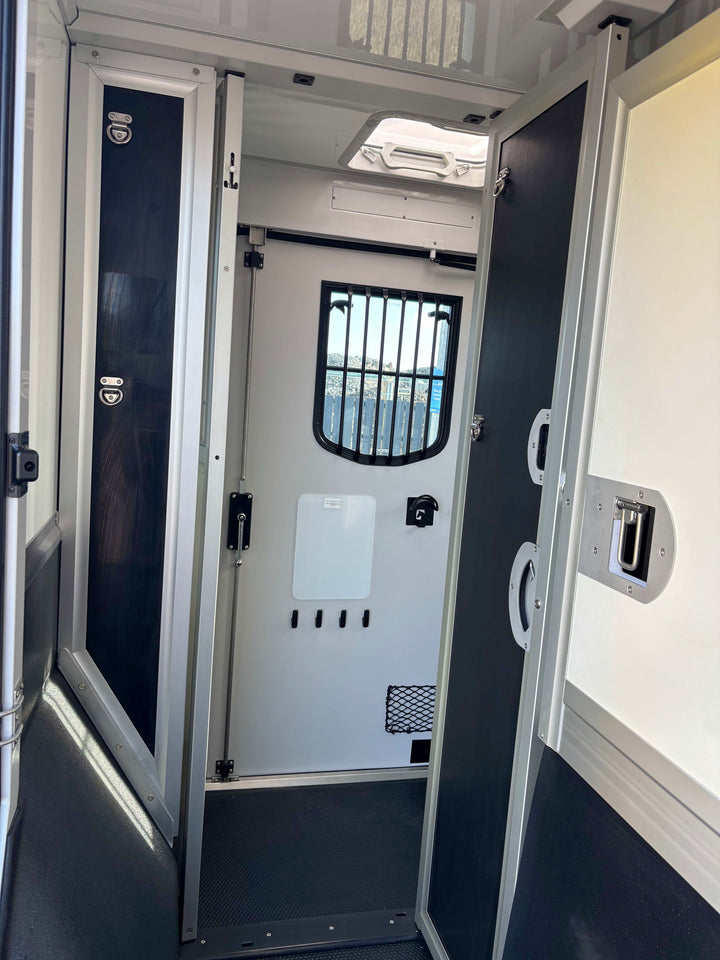 Theault - Xteo Horsetruck (2026)