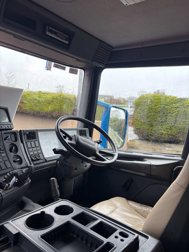 Scania - 24-ton horse lorry (1996)