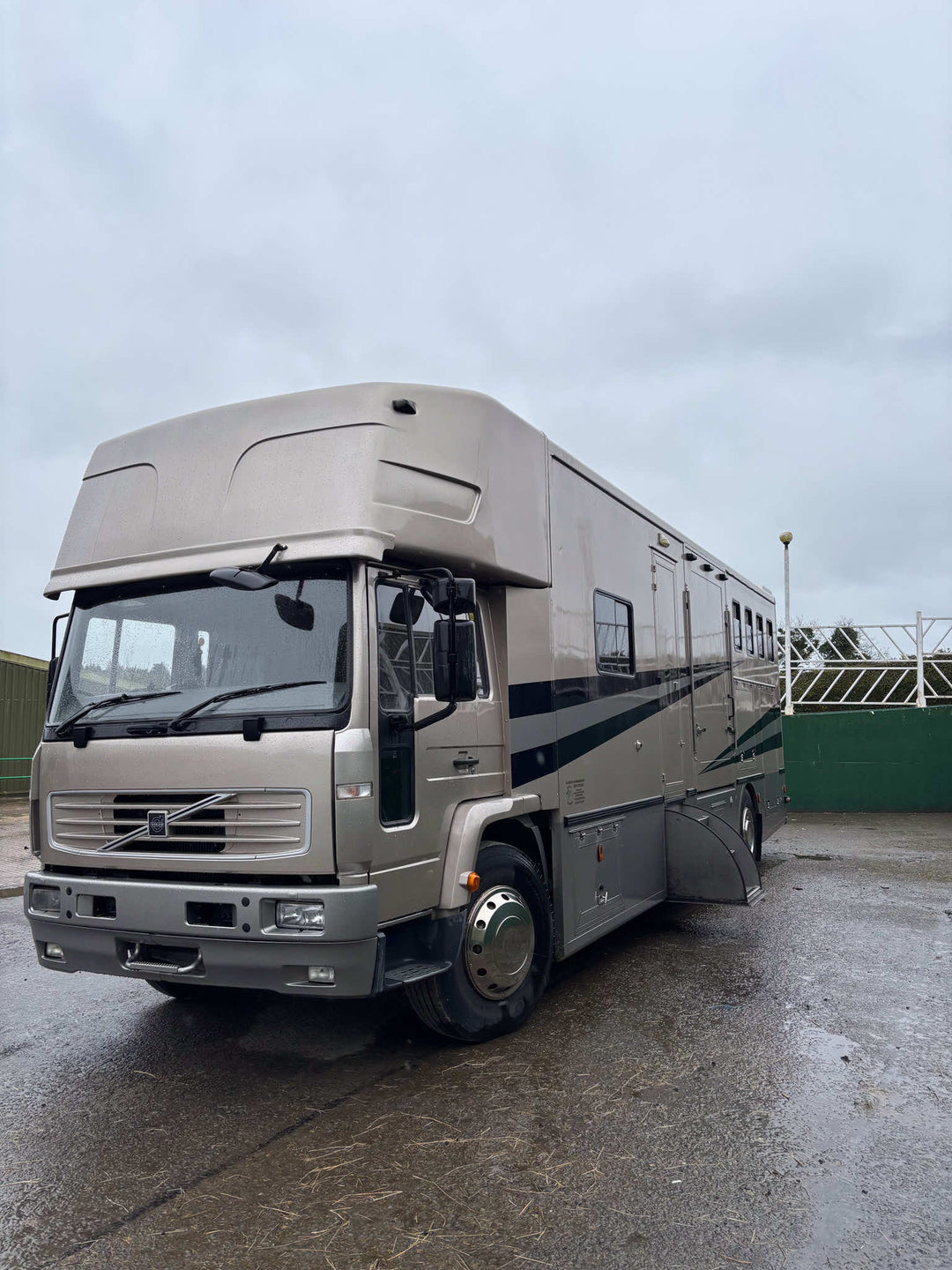 Volvo - 24-ton horse lorry (2005)