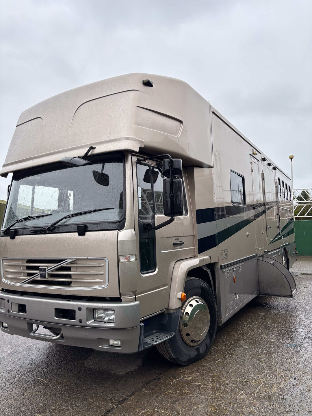 Volvo - 24-ton horse lorry (2005)