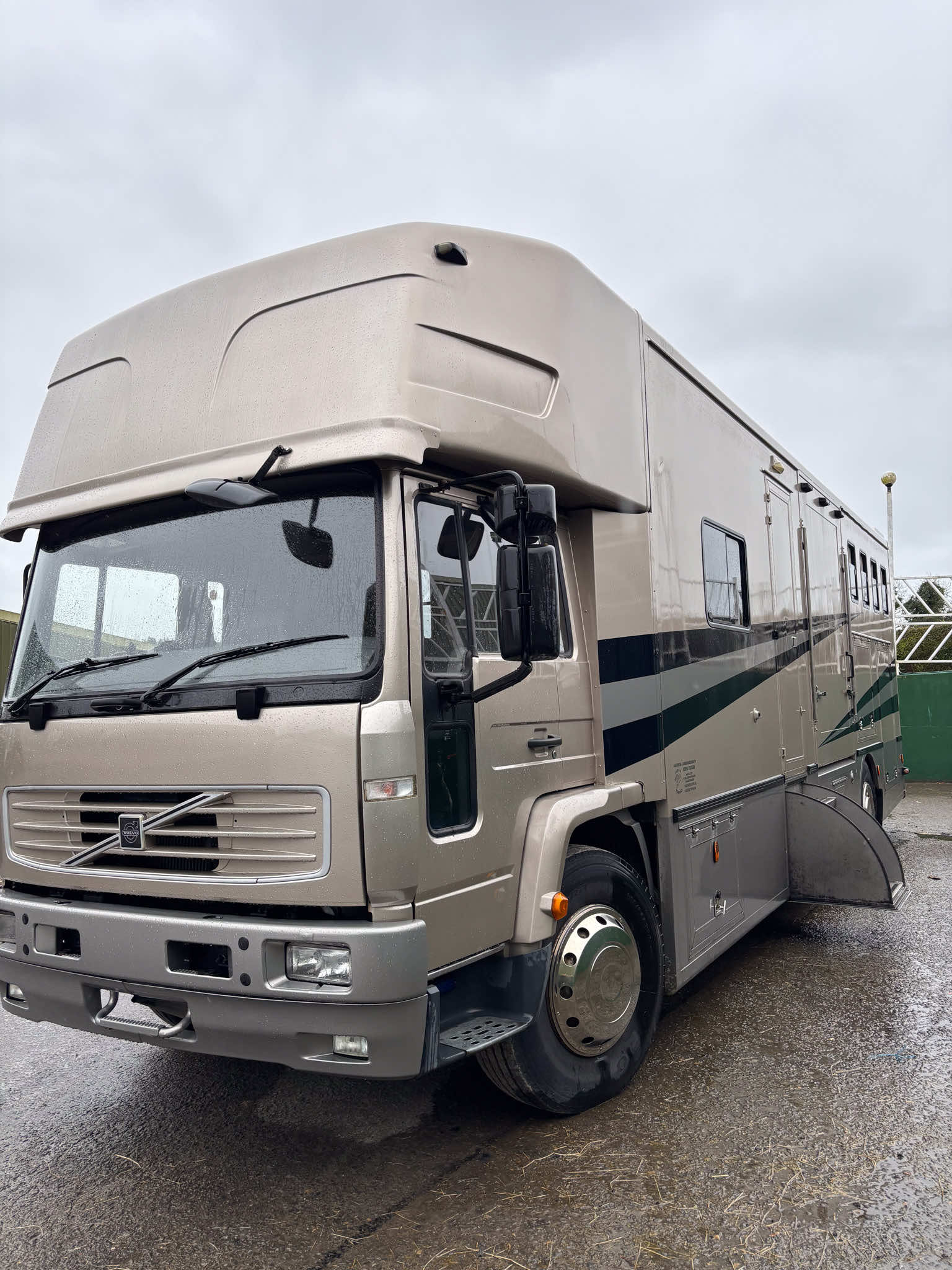 Volvo - 24-ton horse lorry (2005)