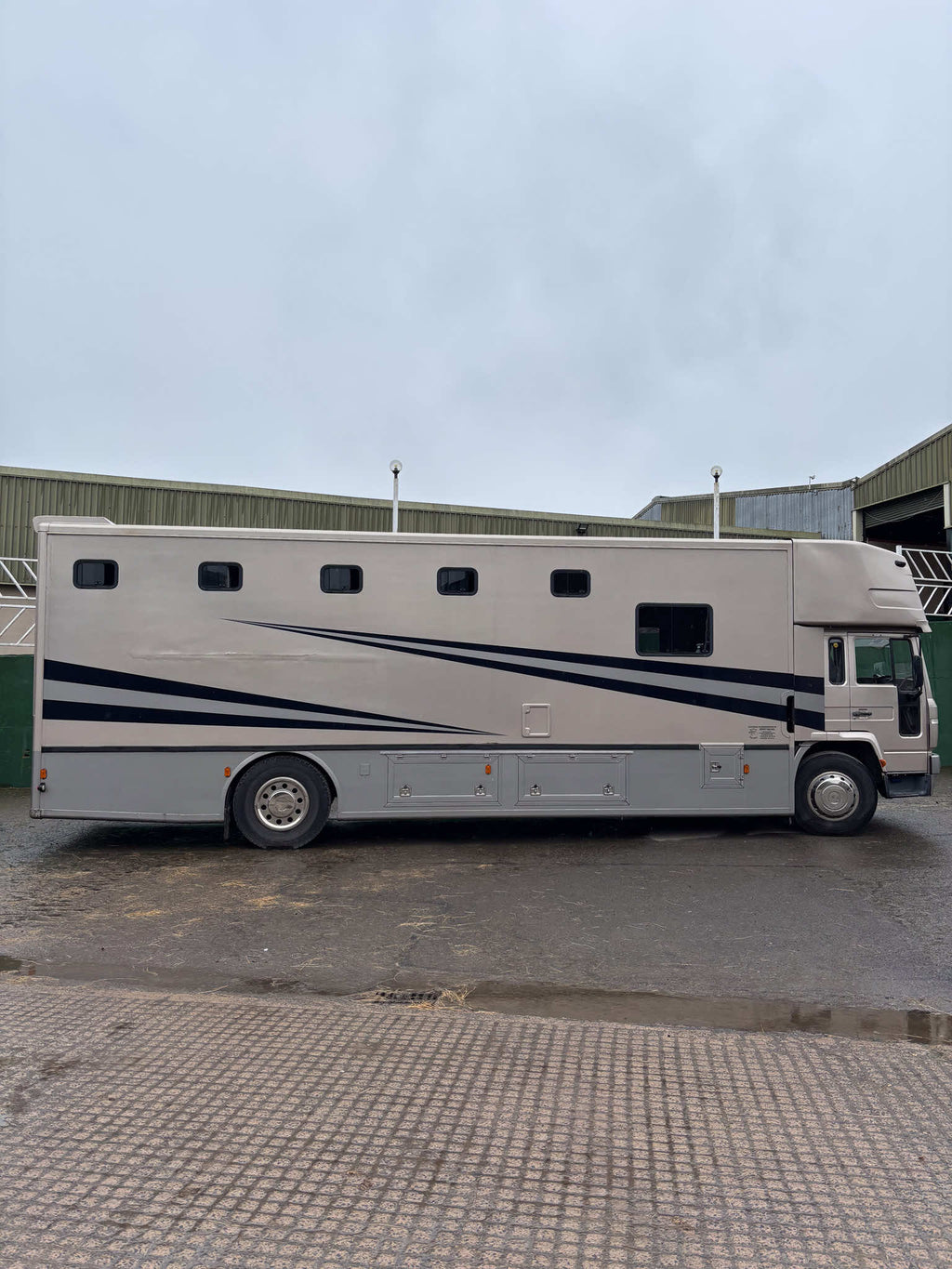 Volvo - 24-ton horse lorry (2005)