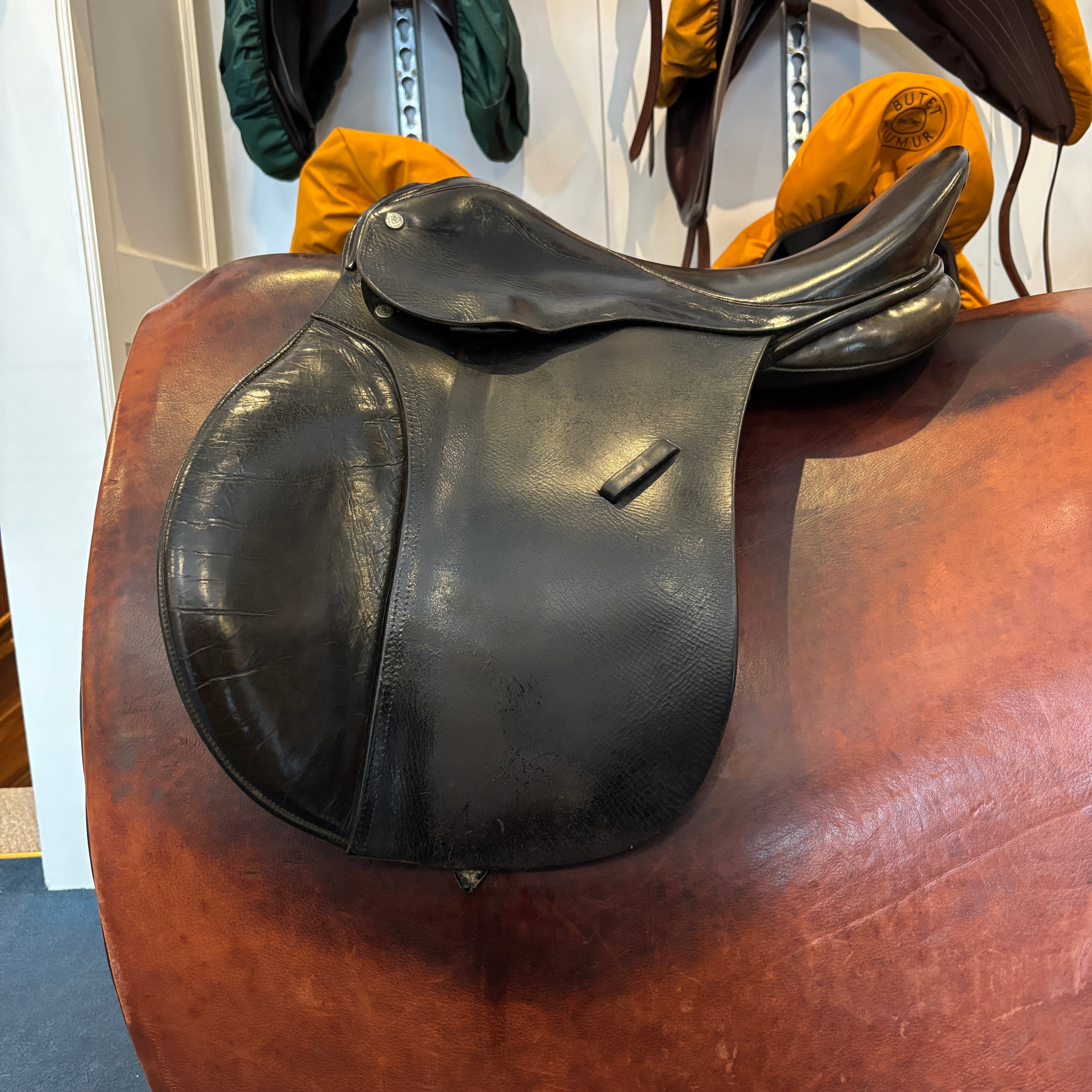 Antill Saddles - 17 inch black