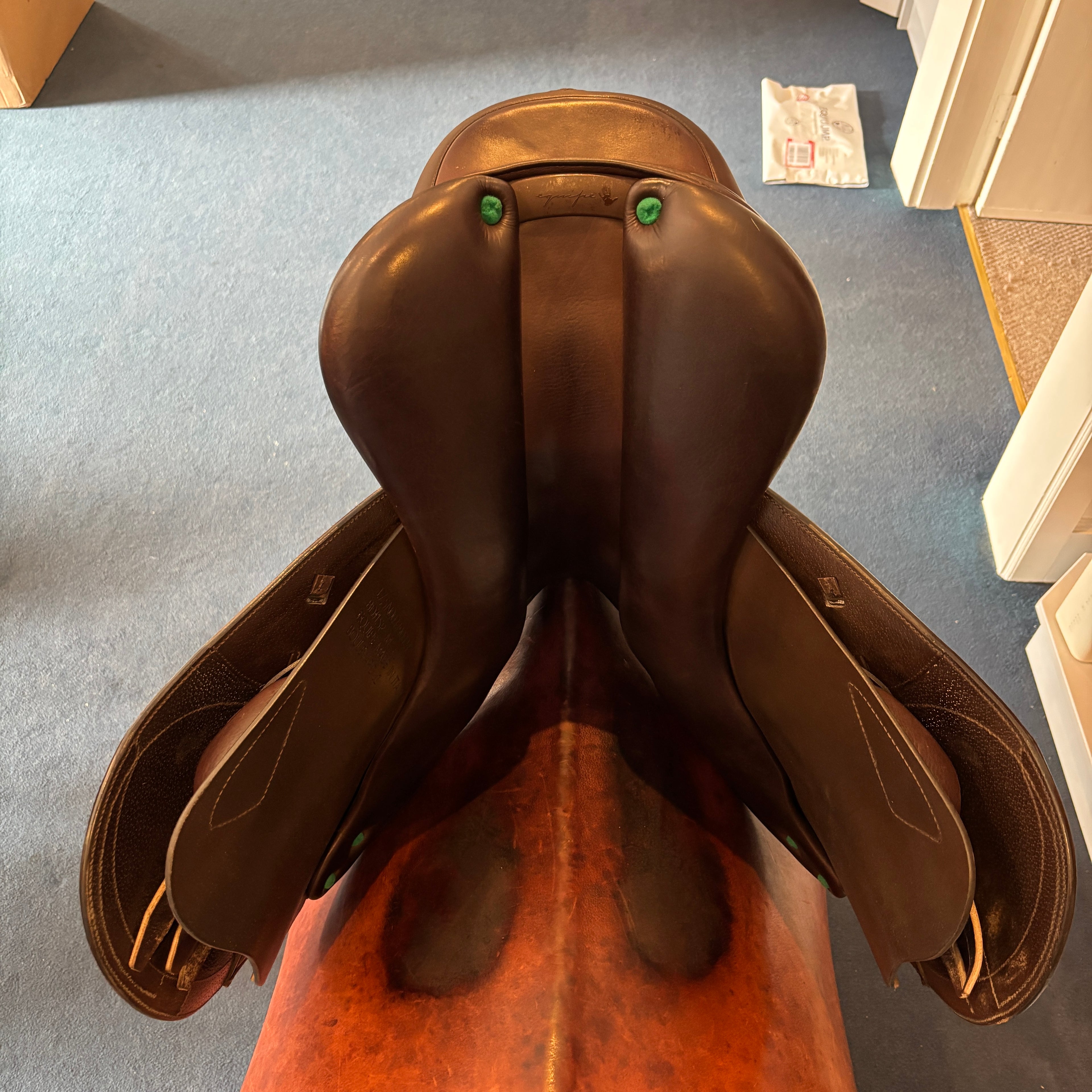 Equipe - 17.5 inch brown (2024)
