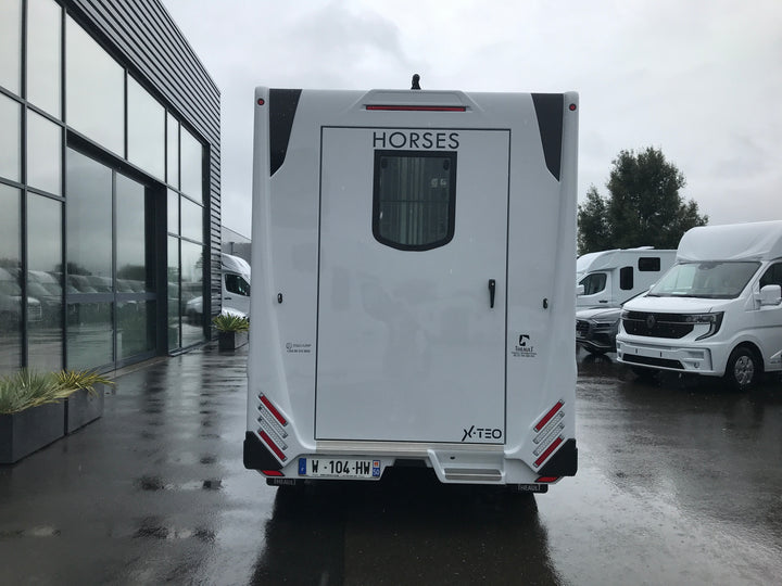Theault Xteo 3 Horsetruck (2025)