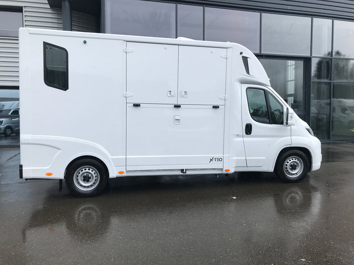 Theault Xteo 3 Horsetruck (2025)
