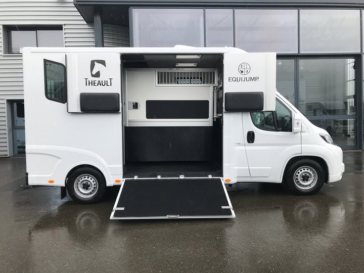 Theault Xteo 3 Horsetruck (2025)