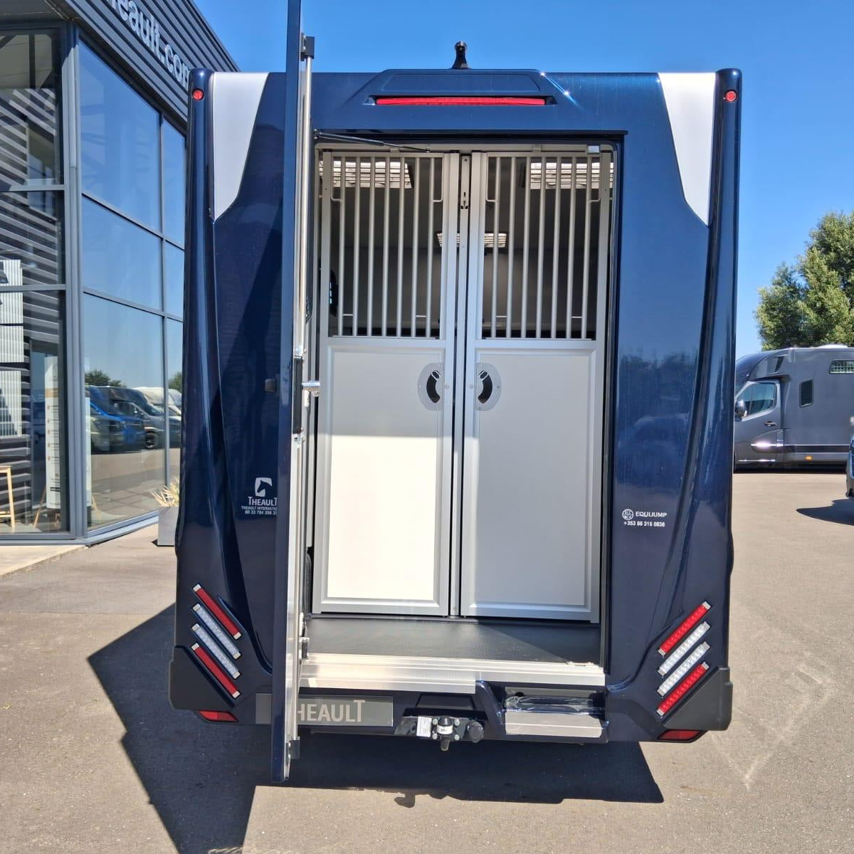 Theault - Xteo Horsetruck 5-seater (2026)