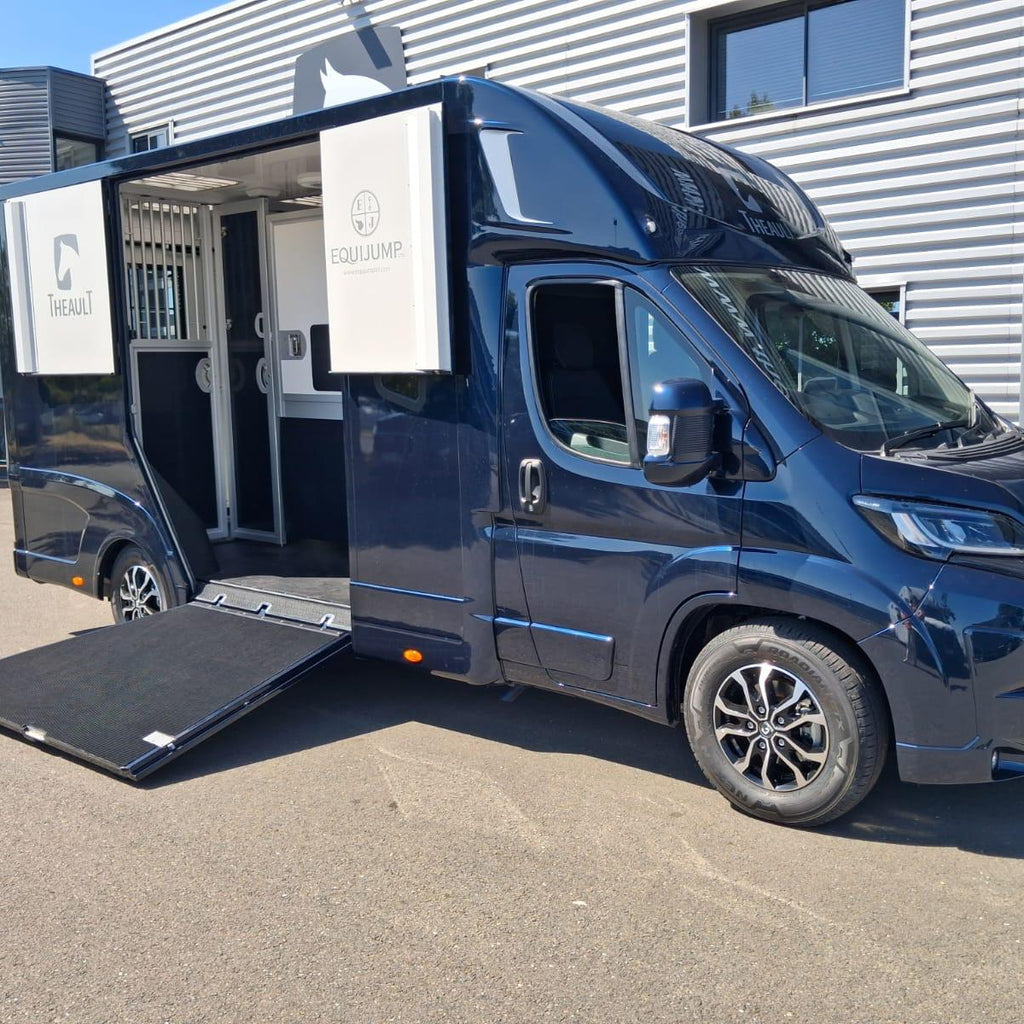 Theault - Xteo Horsetruck 5-seater (2026)