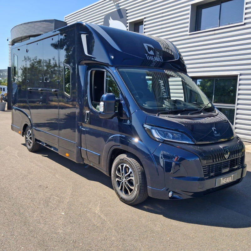 Theault - Xteo Horsetruck 5-seater (2026)