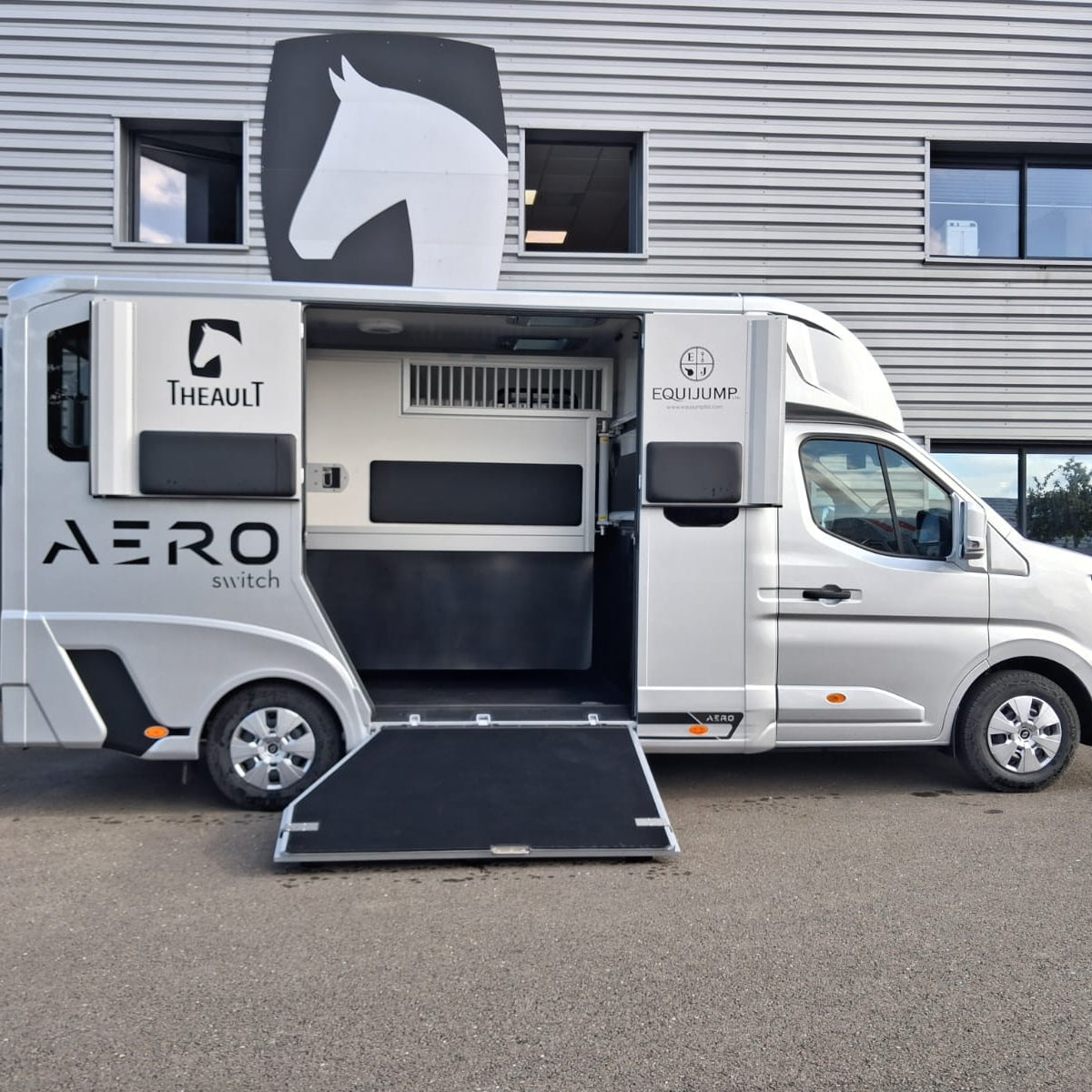 Theault - Aero Switch 5L Horsebox Automatic (2026)
