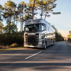 Theault Elegance horsebox front view on the road