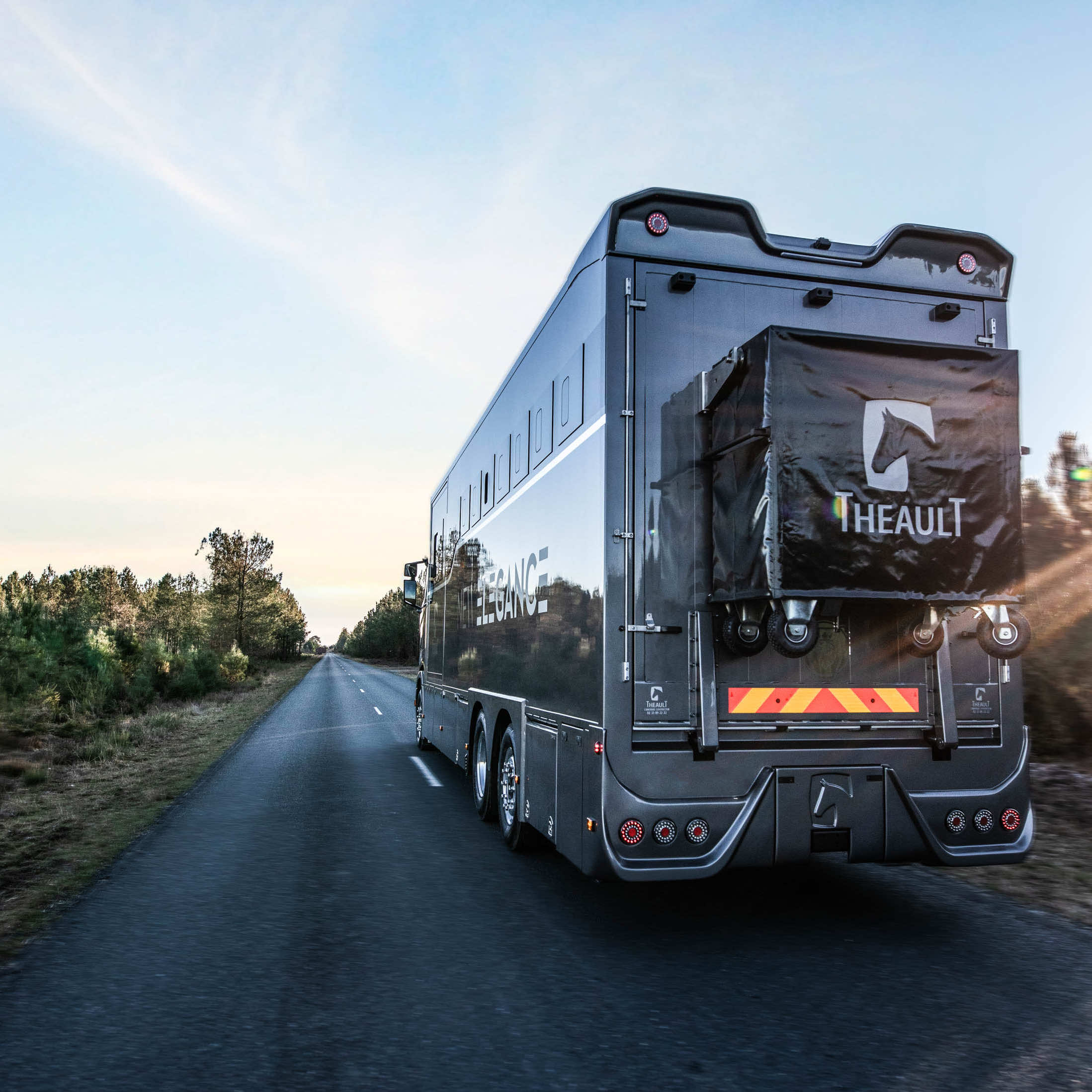 Theault Elegance horsebox rear view on the road