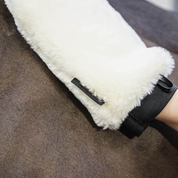 Kentucky Horsewear Sheepskin Grooming Glove